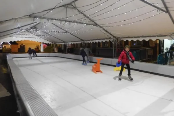activites hiver aquatiques patinoires activites hiver patinoire synthetique rambardes basses 72m tarif