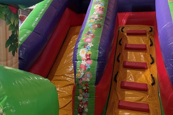 structure gonflable baby cabane evenement