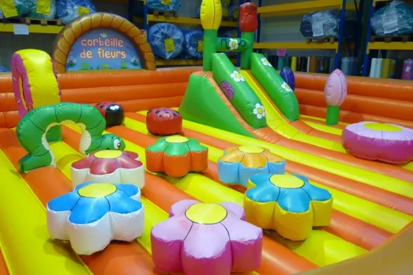 structure gonflable baby fleur location evenement