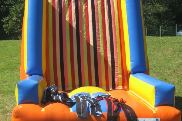 structure gonflables activites sportives attrap mouches professionnel