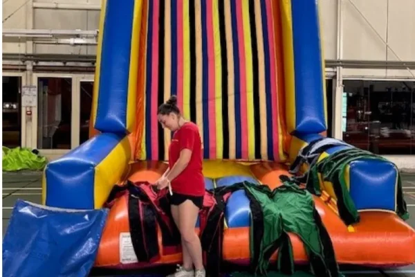 structure gonflables activites sportives attrap mouches tarif