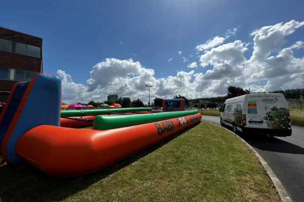 structure gonflables activites sportives baby foot humain qualite