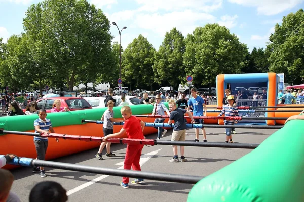 structure gonflables activites sportives baby foot humain tarif
