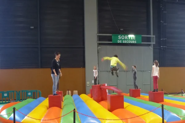 structure gonflables activites sportives faucheuse tarif
