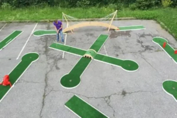 structure gonflables activites sportives mini golf 9 trous prix