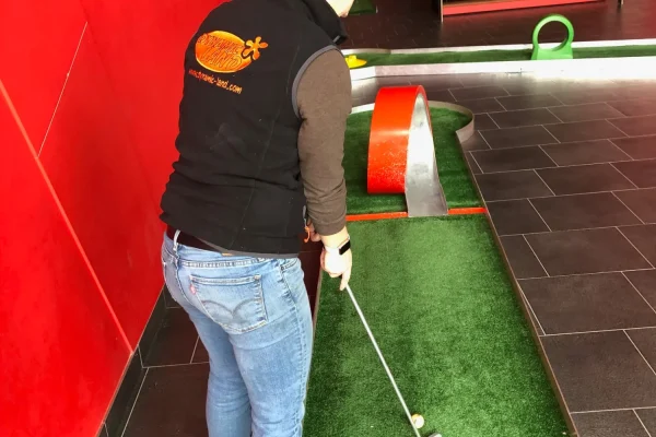 structure gonflables activites sportives mini golf 9 trous qualite