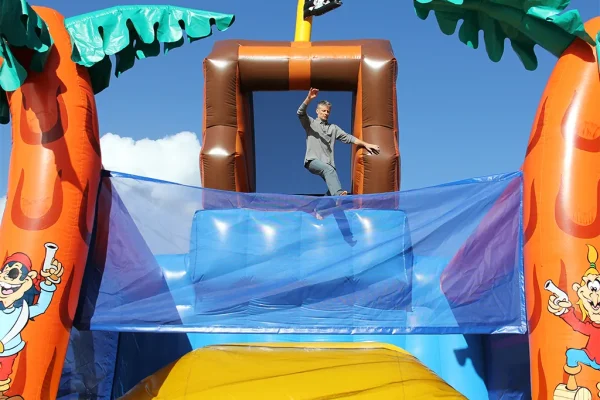 structure gonflables activites sportives play jump professionnel