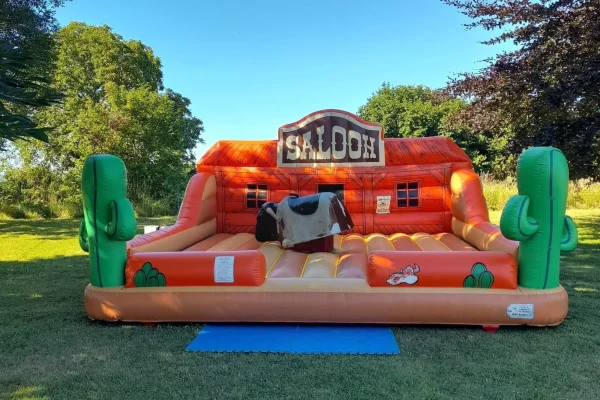 structure gonflables activites sportives rodeo mecanique saloon professionnel