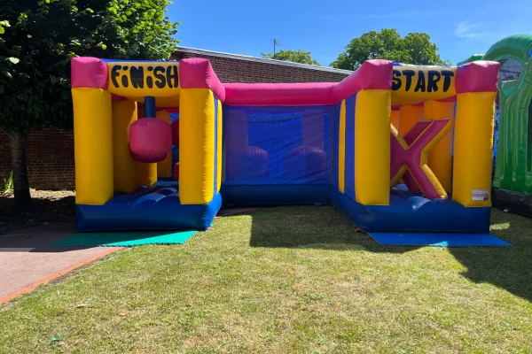 structure gonflables activites sportives xtrem run professionnel
