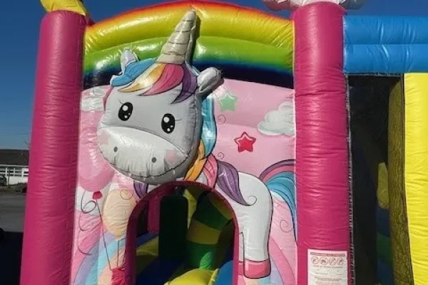 structure gonflables chateaux licorne prix