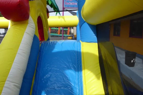 structures gonflables chateaux multi activites beach party qualite