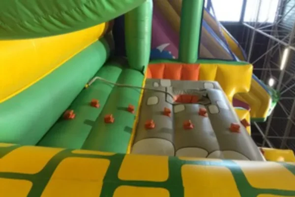 structures gonflables chateaux multi activites chateau fort tarif