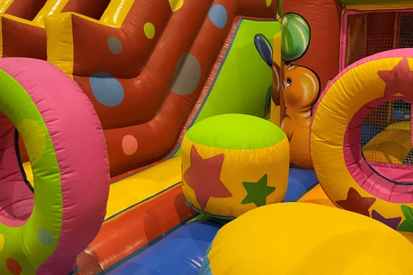 structures gonflables chateaux multi activites circus party tarif