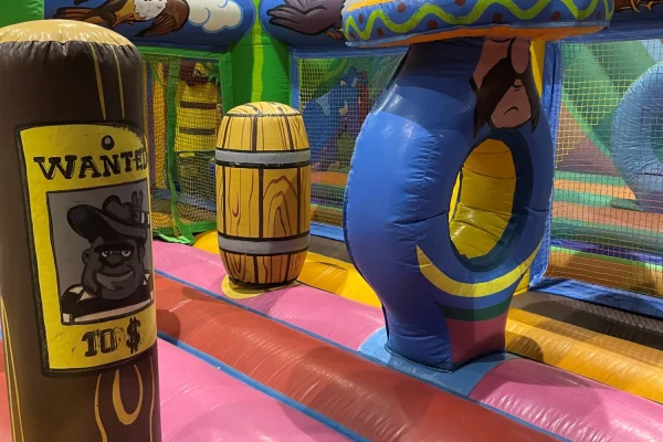 structures gonflables chateaux multi activites cowboy party experience