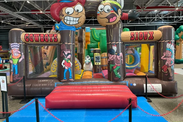 structures gonflables chateaux multi activites cowboy party professionnel