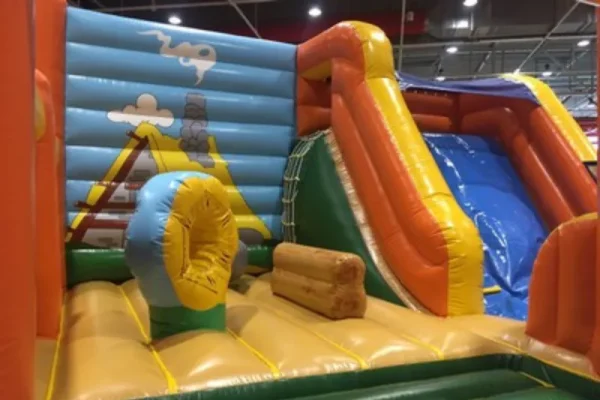 structures gonflables chateaux multi activites gaulois qualite