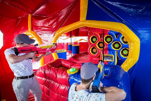 structures gonflables jeux interactifs battle arena version avec nerf professionnel
