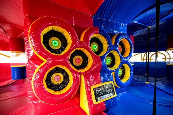 structures gonflables jeux interactifs battle arena version avec nerf tarif
