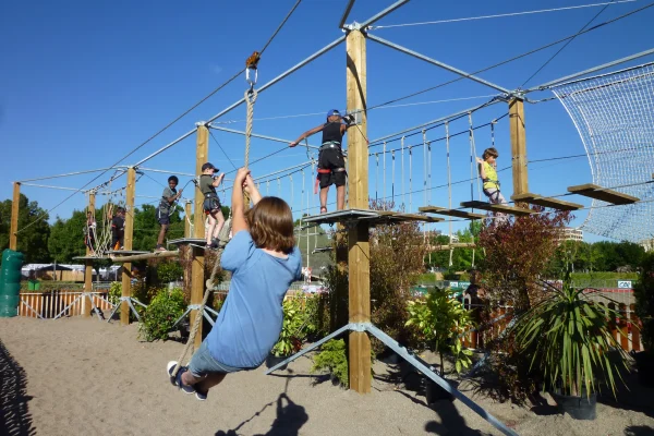 trampolines grimpes accrobranches 6 ateliers avec tyrolienne professionnel