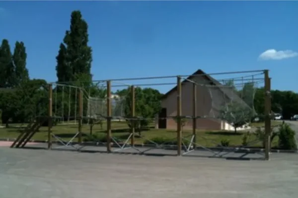 trampolines grimpes accrobranches parcours accrobranche mobile 8 ateliers qualite